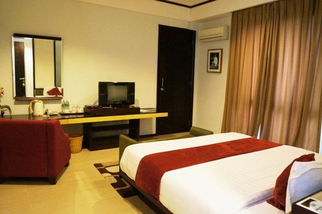 Rumah Nenek Hotel And Restaurant Padang  Esterno foto