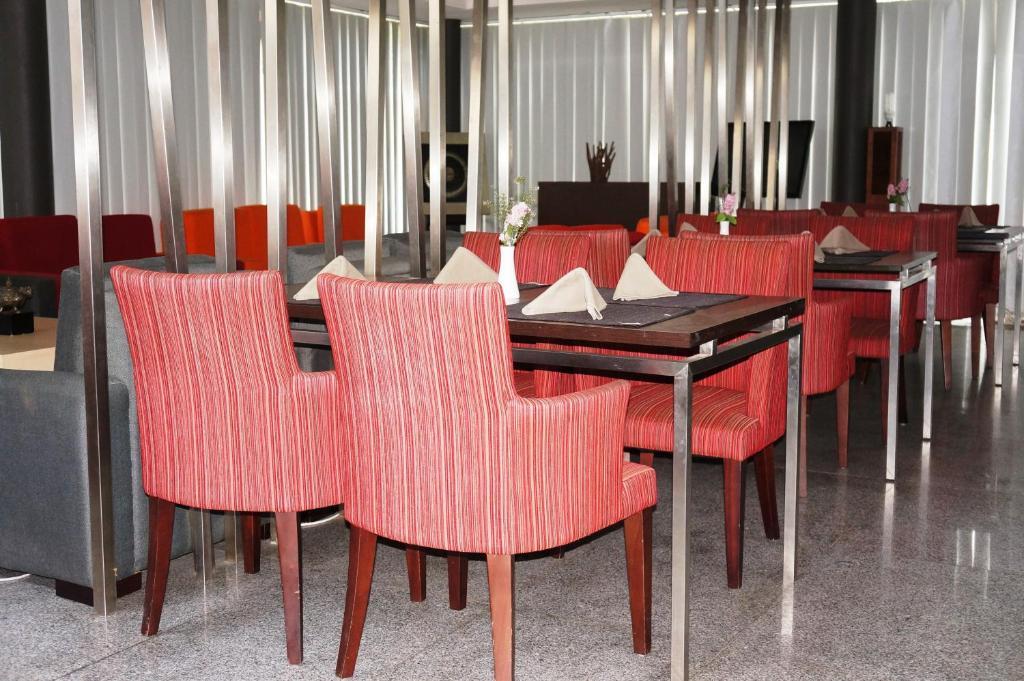 Rumah Nenek Hotel And Restaurant Padang  Esterno foto