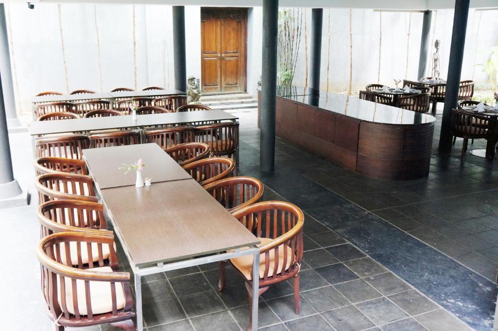 Rumah Nenek Hotel And Restaurant Padang  Esterno foto