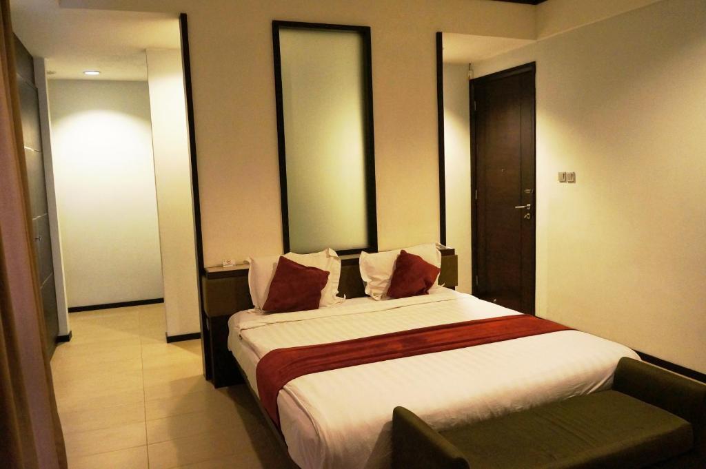 Rumah Nenek Hotel And Restaurant Padang  Esterno foto