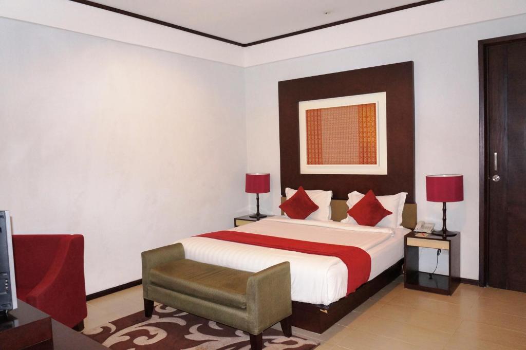 Rumah Nenek Hotel And Restaurant Padang  Esterno foto